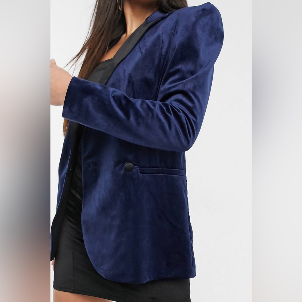 🚨 24 Hour Sale 🚨 NEVER WORN ASOS Curve Blue Velvet Suit